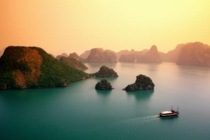 Halong_Bay_Overview 3
