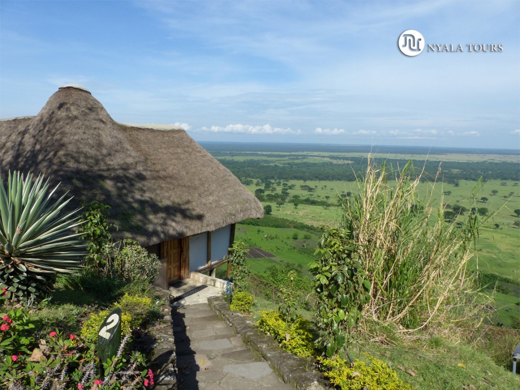 Habitación con vistas al valle del Rift.  Engazi Game Lodge, Queen Elizabeth    A room with a view of the Rift Valley.