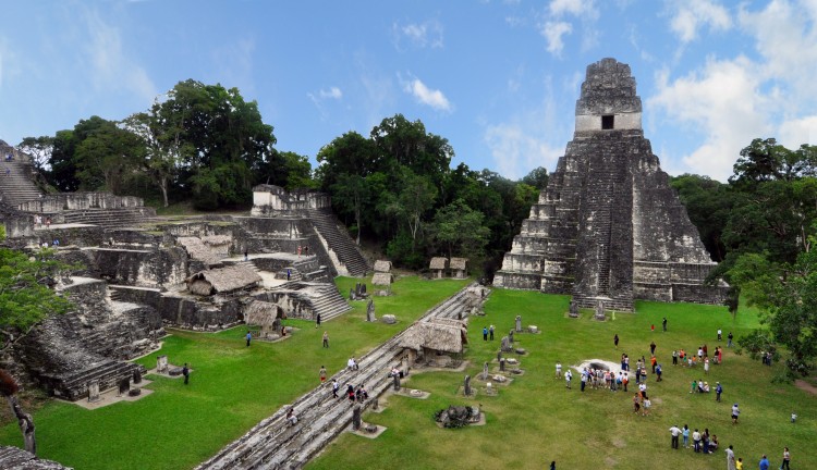 Tikal_mayan_ruins_2009